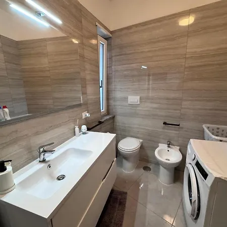 Blu Mare Di Frank A Montauro *