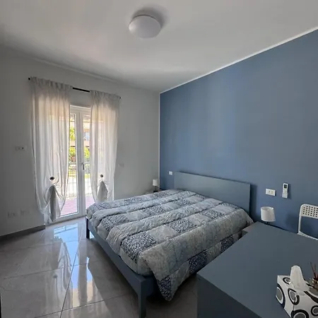 Blu Mare Di Frank A Montauro *