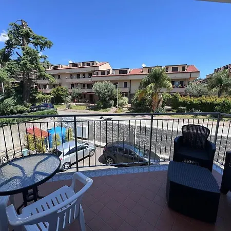 Blu Mare Di Frank A Montauro *