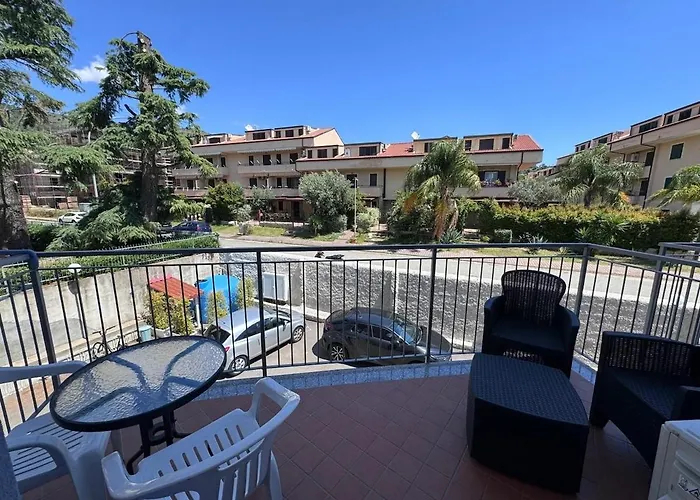 Blu Mare Di Frank A Montauro *